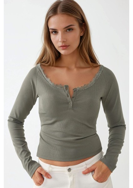 Kadın Dantel Şerit Detaylı Uzun Kollu Slim Fit Üst Green