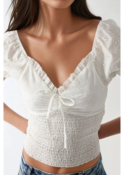 Kadın Dokulu V Yakalı Üst White fiyatları