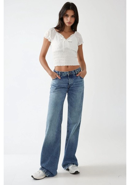 Kadın Dokulu V Yakalı Üst White modelleri