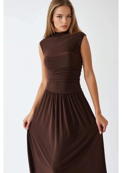 Kadın Yuvarlak Yakalı Rahat Kesim Midi Elbise Kestane Kahvesi fırsatları