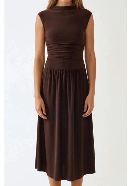 Kadın Yuvarlak Yakalı Rahat Kesim Midi Elbise Kestane Kahvesi indirimleri
