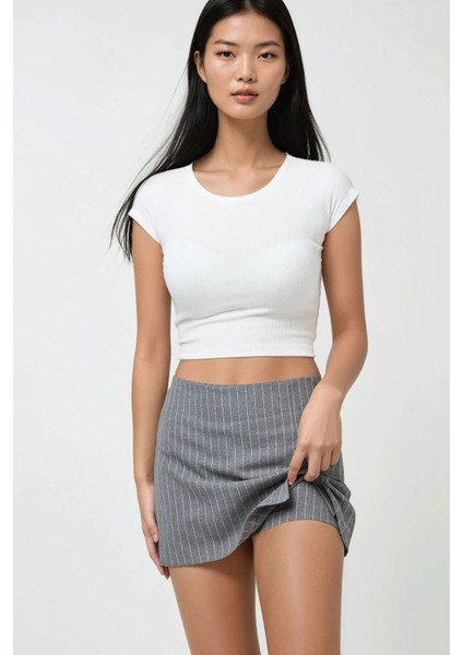 Kadın Yırtmaç Detaylı Çizgili Mini Şort Etek Gri fiyatları