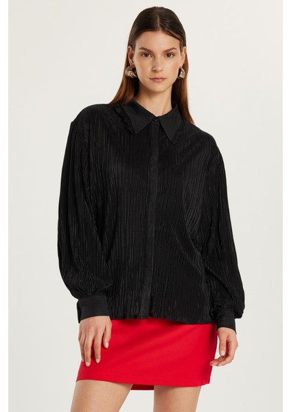 Kadın Slim Fit Dar Kesim Balon Kol Dokulu Siyah Gömlek