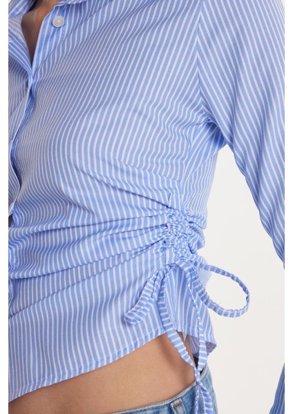 Kadın Slim Fit Rahat Kesim Uzun Kollu Bağlamak Detaylı Çizgili Mavi Gömlek modelleri