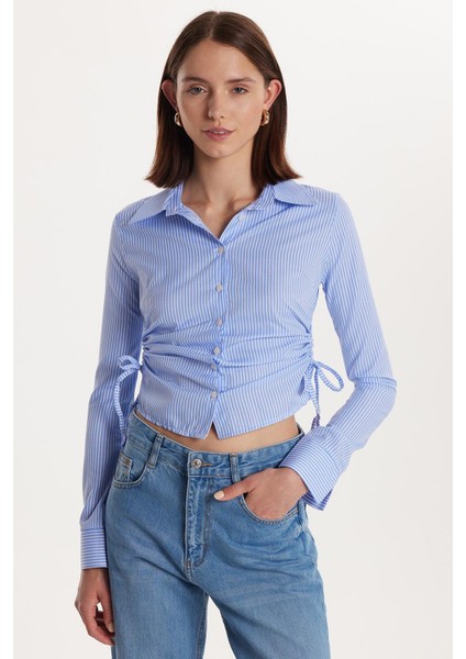 Kadın Slim Fit Rahat Kesim Uzun Kollu Bağlamak Detaylı Çizgili Mavi Gömlek fırsatları