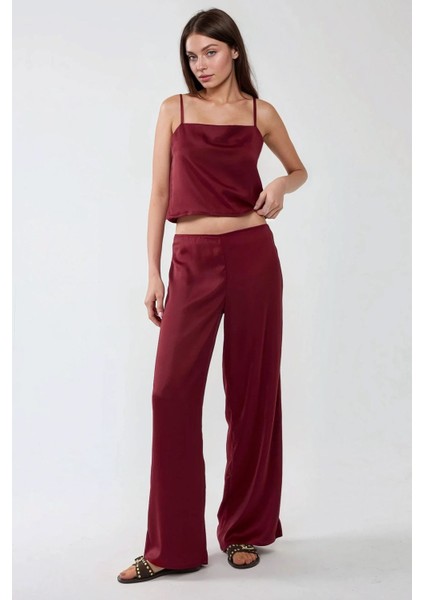 Kadın Ana Kare Yaka Saten Bluz Red fırsatları