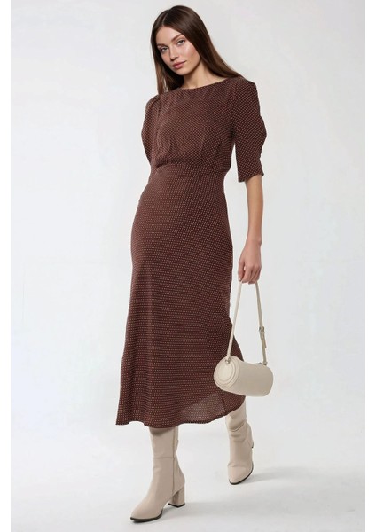 Kadın Puantiyeli Truvakar Kol Midi Elbise Brown