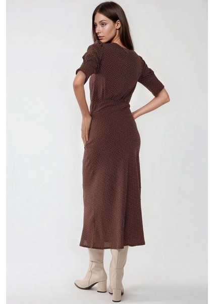 Kadın Puantiyeli Truvakar Kol Midi Elbise Brown fırsatları