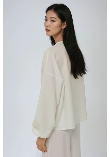 Kadın Rahat Kesim Fiyonk Bağlama Detaylı Üst White modelleri