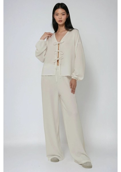 Kadın Rahat Kesim Fiyonk Bağlama Detaylı Üst White fırsatları