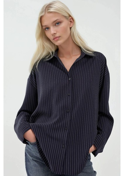 Kadın Oversize Çizgili Gömlek Lacivert
