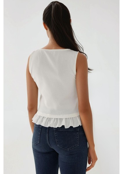 Kadın Fırfır Detaylı Dokulu Bisiklet Yaka Örme Bluz Beyaz indirimleri