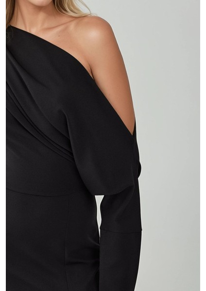 Kadın Asimetrik Yaka Yırtmaçlı Bodycon Midi Elbise Black fiyatları