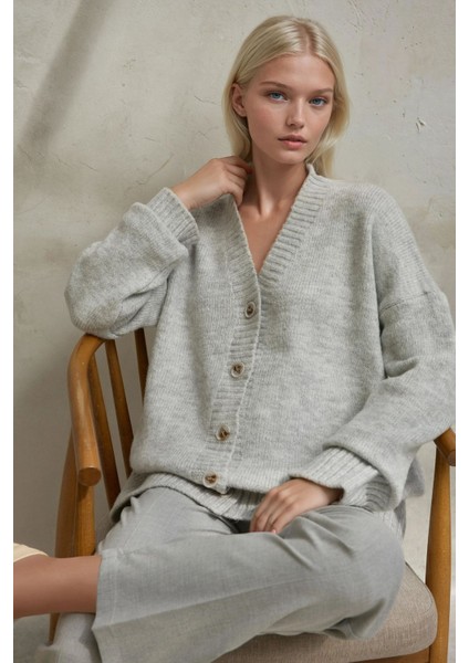 Kadın Kalın V-Yaka Örgü Hırka Gri