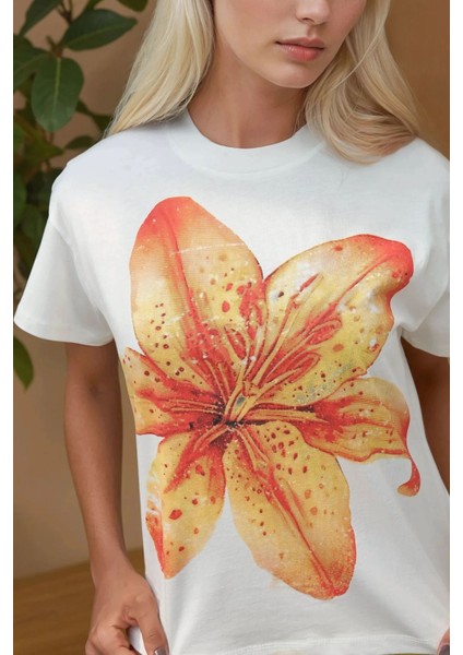 Kadın Baskı Detaylı Regular Fit Bisiklet Yakalı %100 Pamuklu T-shirt Soluk Turuncu fiyatları