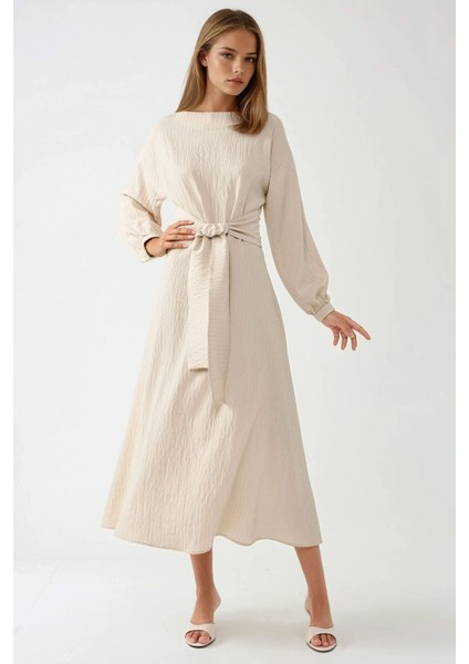 Kadın Dokulu Bisiklet Yaka Bağlama Detaylı Maxi Elbise Natural
