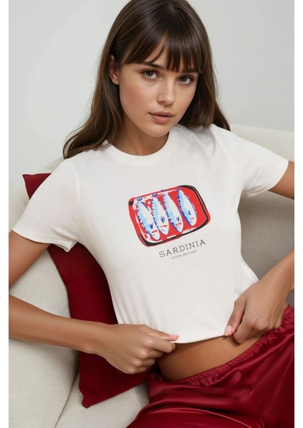Kadın Baskı Detaylı Regular Fit Bisiklet Yakalı %100 Pamuklu Crop T-shirt Buz Mavisi