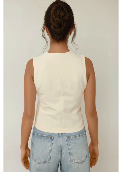 Kadın Düğme Detaylı Fitted Bisiklet Yaka Yelek Natural modelleri