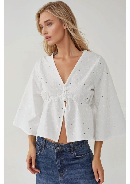 Kadın Dokulu Brode Önü Bağlamalı Yaka Kısa Bluz White