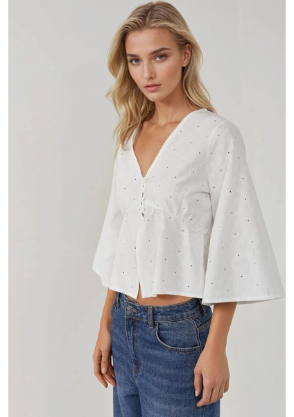 Kadın Dokulu Brode Önü Bağlamalı Yaka Kısa Bluz White indirimleri