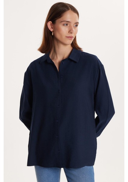 Kadın Regular Fit Uzun Kollu Sırt Bağlama Detaylı Lacivert Gömlek fırsatları