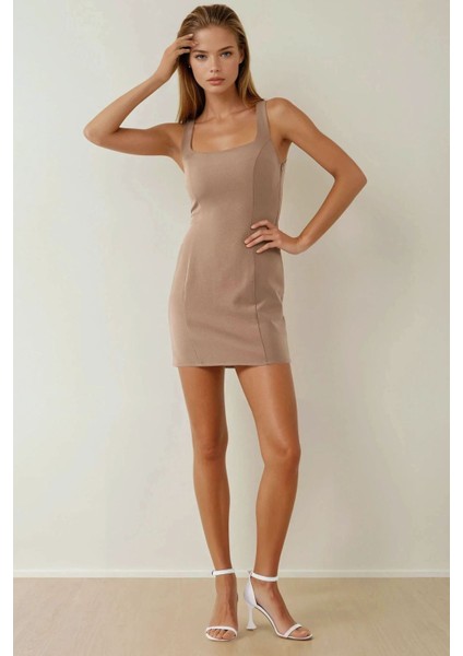 Kadın Dokulu Kare Yaka Bodycon Mini Elbise Bej Doğal fırsatları