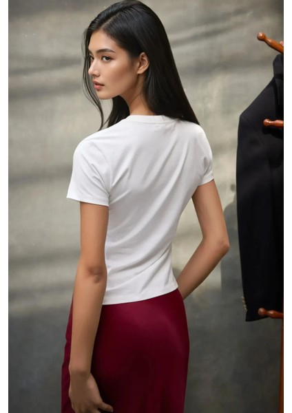 Kadın Kadın Bisiklet Yaka Kısa Kollu Önü Baskılı Pamuklu T-Shirt White indirimleri