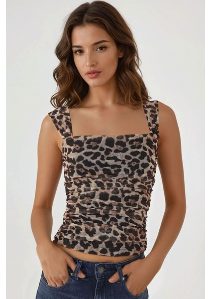 Kadın Leopar Desenli Kare Yaka Slim Fit Üst Brown
