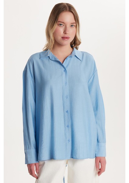 Kadın Regular Fit Uzun Kollu Sırt Bağlama Detaylı Mavi Gömlek