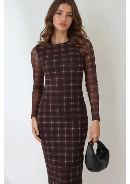 Kadın Ekose Desenli Vücuda Oturan Midi Elbise Brown fırsatları