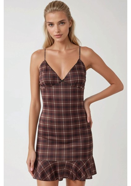 Kadın V Yaka Desenli Mini Elbise Kahverengi