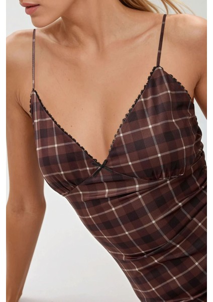 Kadın V Yaka Desenli Mini Elbise Kahverengi fırsatları