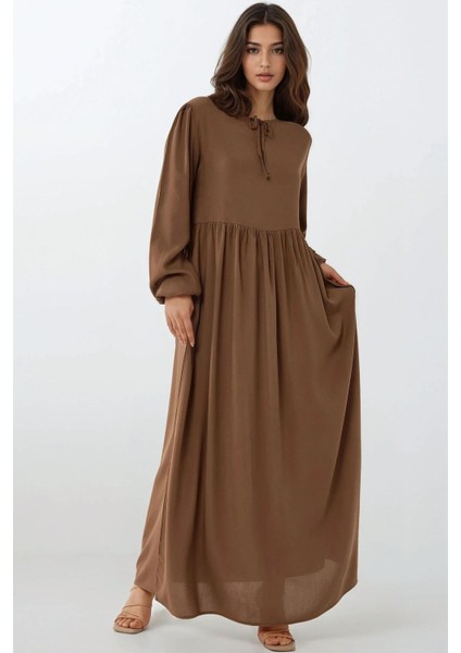 Kadın A-Form Fit ve Bisiklet Yaka Modest Dokulu Elbise Kahverengi