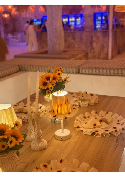 Ayçiçeği Pileli Fırfır Detaylı Sunflower Kablosuz Pilli Masa Lambası – Alt Rattan modelleri