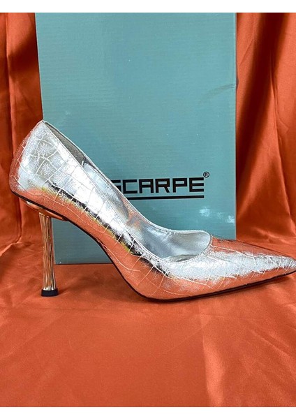 LES010 Gümüş Desenli Rugan Sivri Burun Kadın Topuklu Ayakkabı Stiletto fiyatları