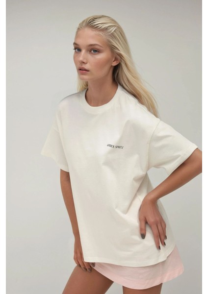 Kadın Kadın %100 Pamuk Bisiklet Yaka Oversize Beyaz Baskılı T-Shirt Çok Renkli fırsatları