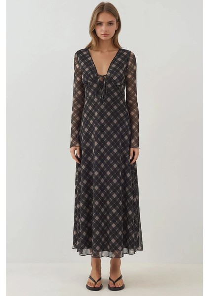Kadın Derin V yaka Şerit Detaylı Önü Bağlamalı Ekose Desenli Tül Midi Elbise Multicolor fırsatları