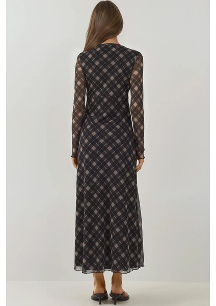 Kadın Derin V yaka Şerit Detaylı Önü Bağlamalı Ekose Desenli Tül Midi Elbise Multicolor indirimleri