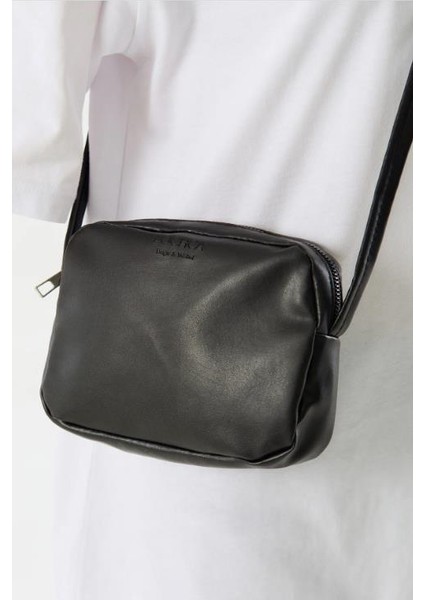 Locha Damgalı Uzun Sap Suni Deri Çapraz Canta fiyatları