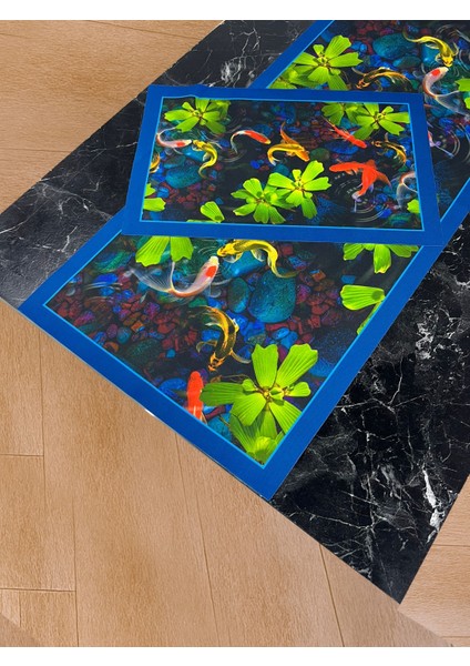 Su Bahçesi – 3D Balık ve Nilüfer Desenli Masa Runner & 4’lü Supla Takımı fırsatları