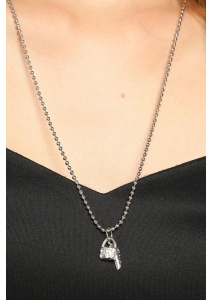 Zirkon Taşlı Zarif Kilit Kolye modelleri