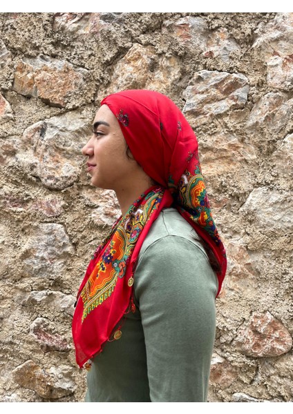 Mardin Yazması Çiçek Desenli Pullu Başörtüsü – 100X100 cm modelleri