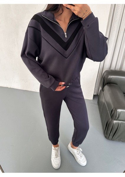 Dik Yaka Yarım Fermarlı Garnili Modal Kumaş Takım