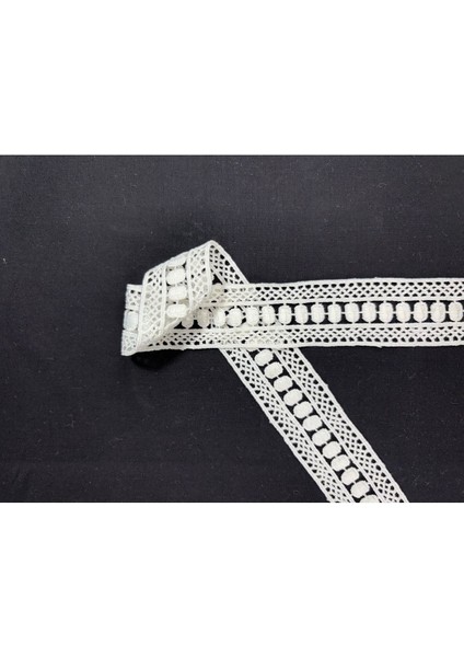 Desenli Beyaz Güpür 1 Metre