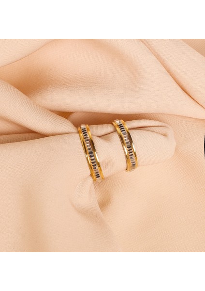 Iki Şerit Altın Kaplamalı Ortası Kare Kadın Yüzük