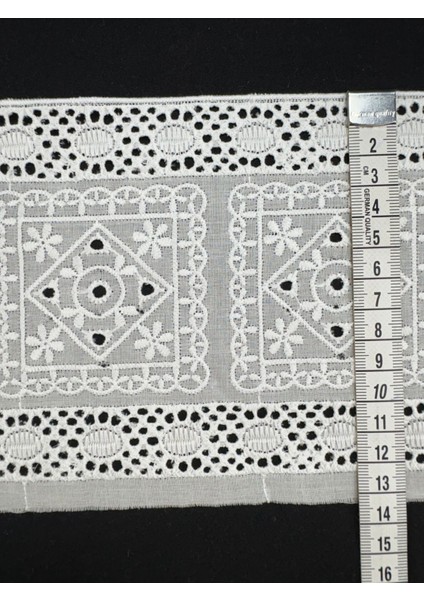 Güpür Dantel Beyaz Çiçek Desenli 1 Metre