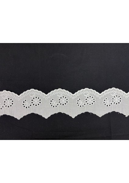 Çiçek Desenli Beyaz Güpür 1 Metre