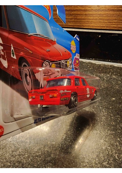 1/64 Alfa Romeo Giulia Tı Super modelleri