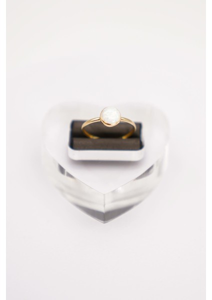 14 Ayar Altın Opal Taşlı Yüzük – Minimal ve Zarif Yuvarlak Formda Sade Şıklık