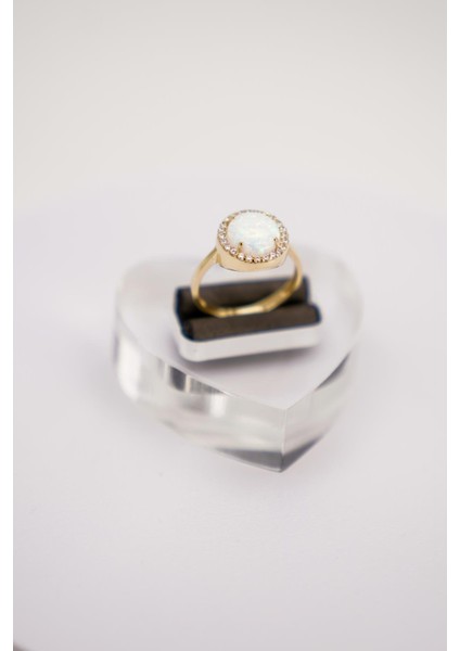 14 Ayar Altın Opal Taşlı Yüzük – Işıltılı Yuvarlak Form ve Zarif Taş Detaylı Tasarım modelleri